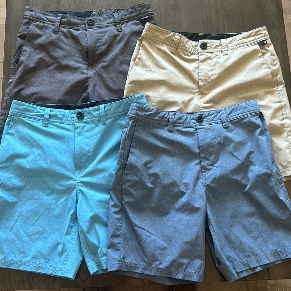 4 pairs of boys Volcom shorts; size 28 (boys aged 10-13)